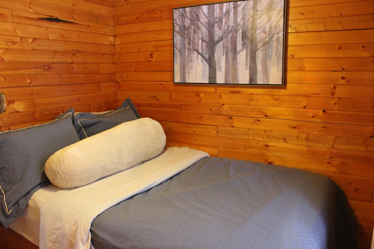 Lakefront Hope Lodge Miller Lake Ngoại thất bức ảnh