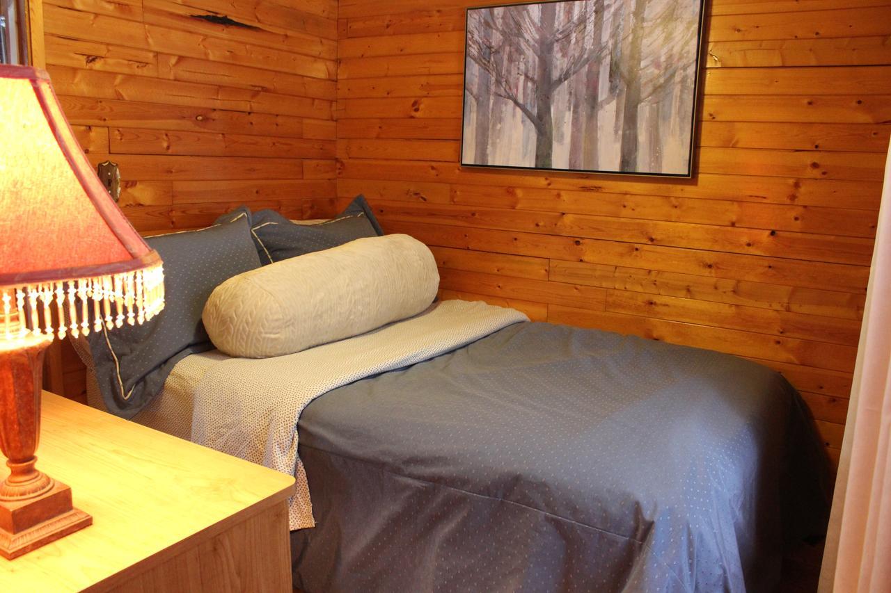 Lakefront Hope Lodge Miller Lake Ngoại thất bức ảnh