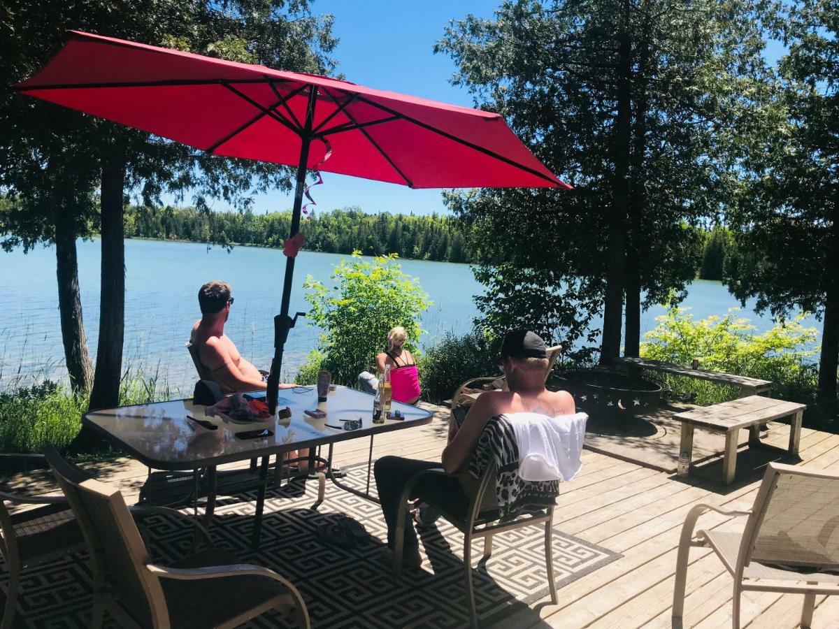 Lakefront Hope Lodge Miller Lake Ngoại thất bức ảnh