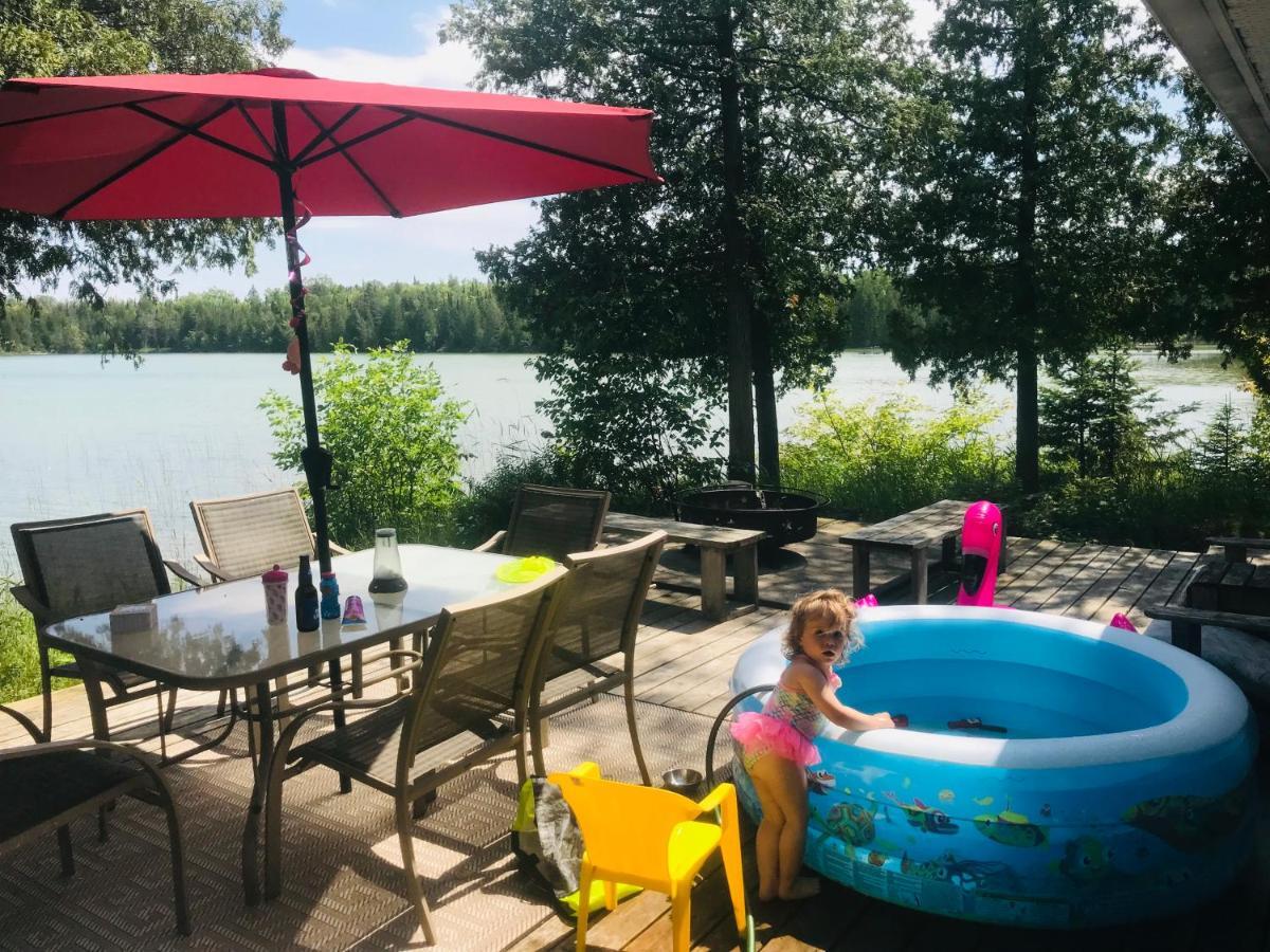 Lakefront Hope Lodge Miller Lake Ngoại thất bức ảnh